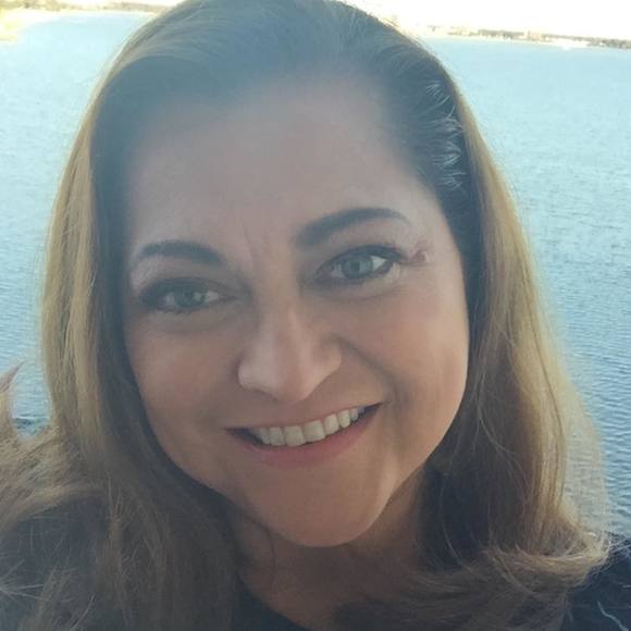 Meet your Posher, Claudia - Picture 1 of 1